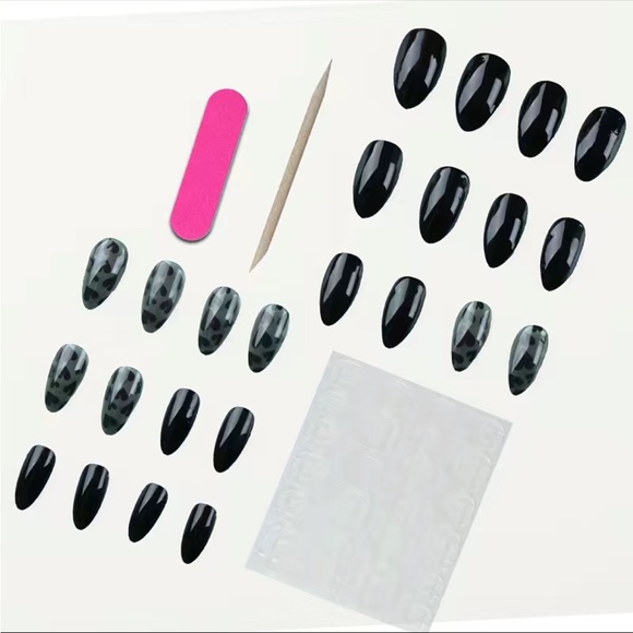 Forbidden Love - Nail Junkie - full artificial nail set - Picture 3 of 5